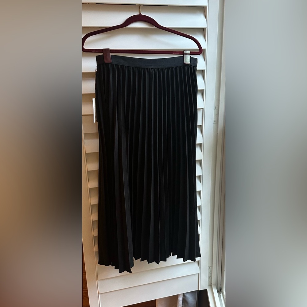 Target. A New Day.  Pleated skirt.  Black.  Elastic waistband.  Size M. NWT.